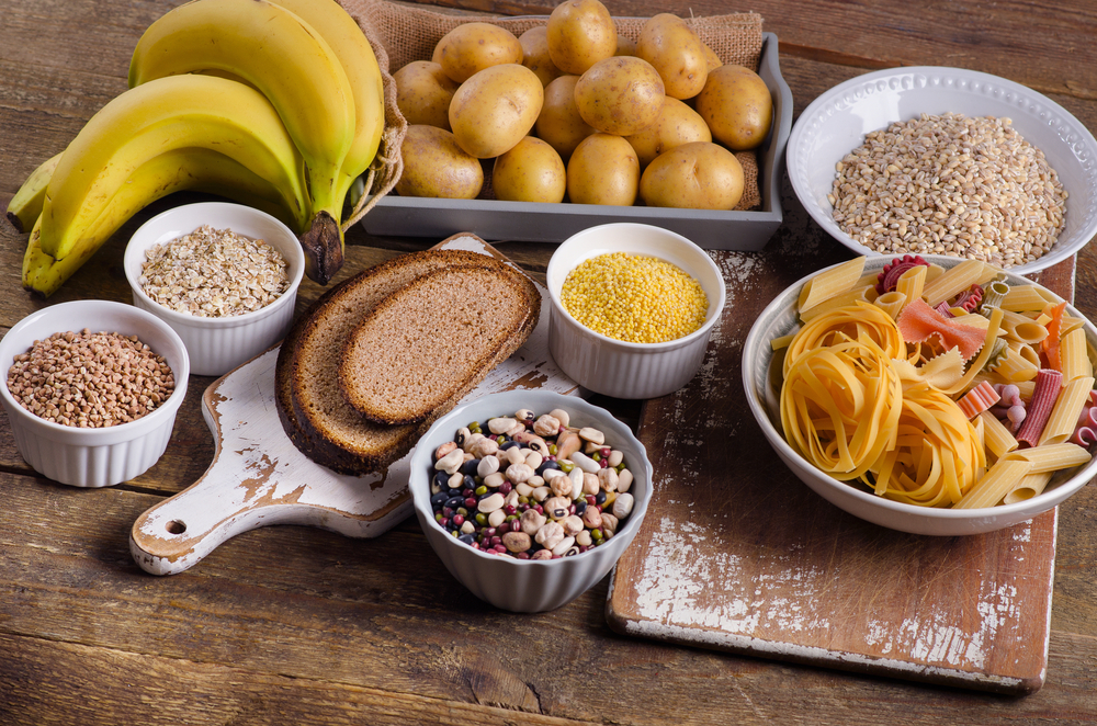 Platou cu alimente bogate in carbohidrati.