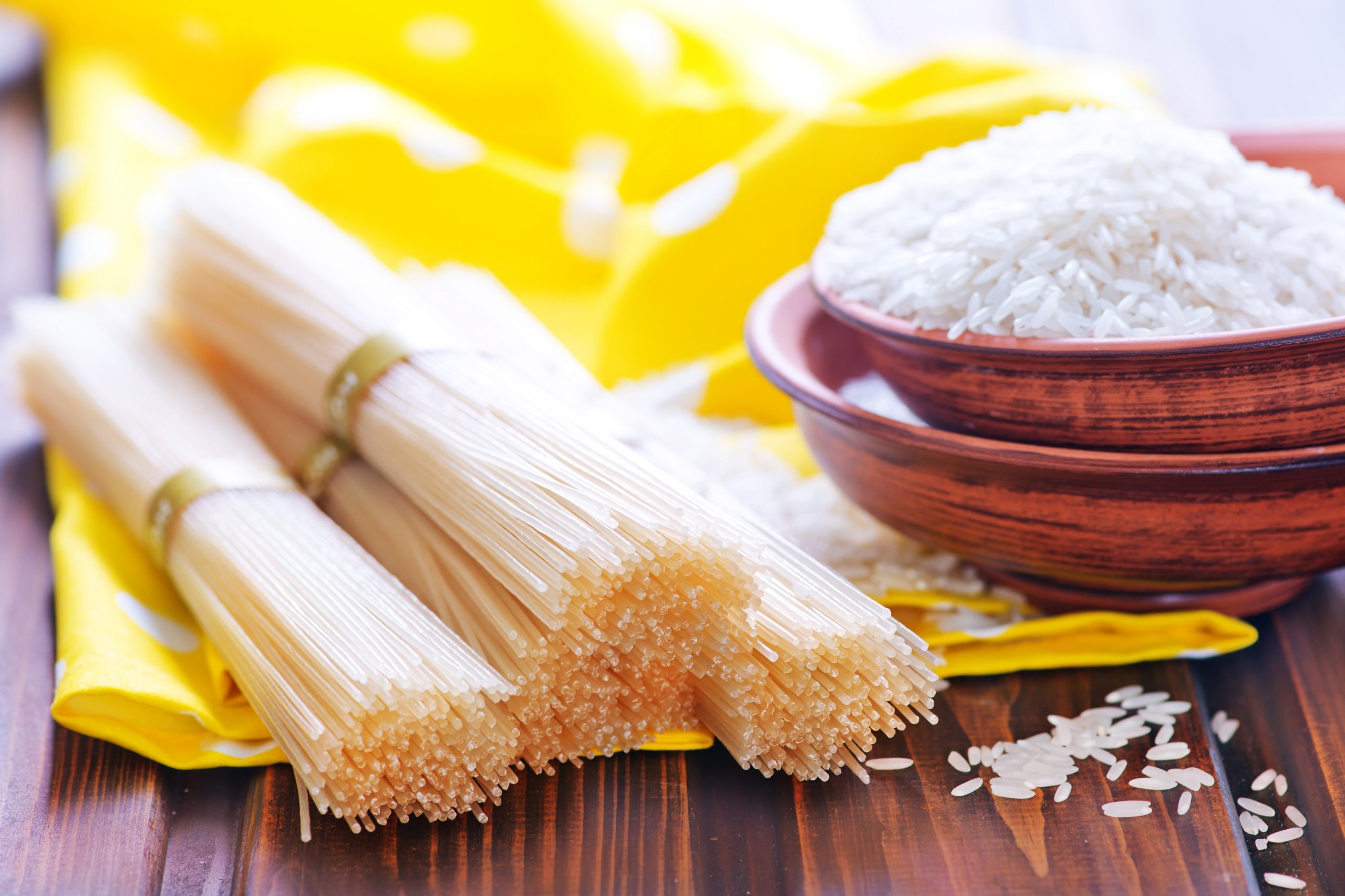 Rice noodles and rice on a table
